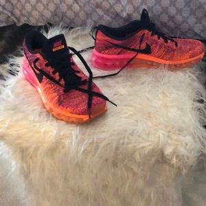 Like new nike fly knit max